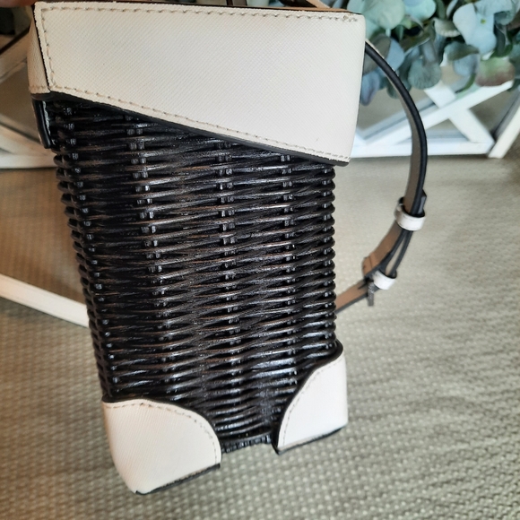 BOTKIER LARGE LENNOX LUNCHBOX CROSSBODY / HANDBAG IN BLACK AND WHITE - Picture 4 of 9